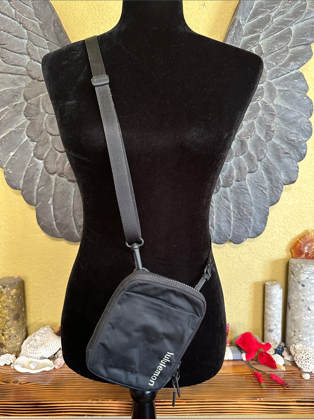 lululemon Black Crossbody Phone Pouch with Adjustable Strap